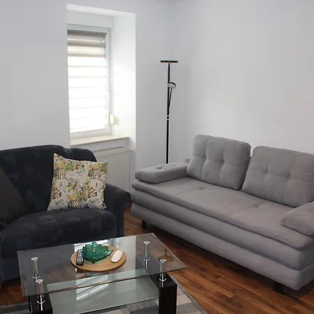 Modernisierte Wohnung, Zentral Gelegen In Historischer Altstadt *