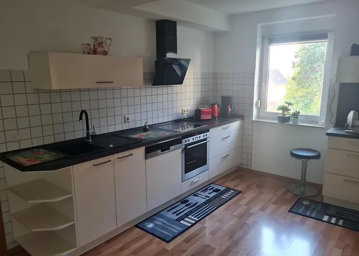 Apartament Modernisierte Wohnung, Zentral Gelegen In Historischer Altstadt Mucheln