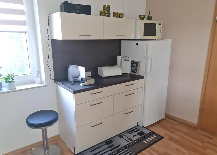 Modernisierte Wohnung, Zentral Gelegen In Historischer Altstadt Mücheln