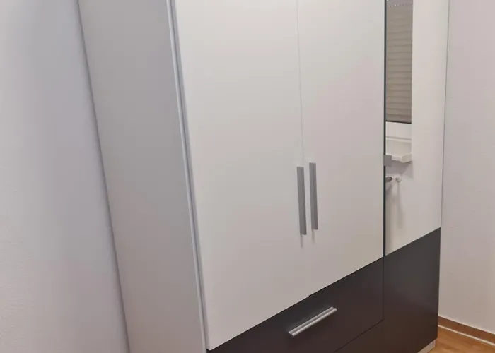 Modernisierte Wohnung, Zentral Gelegen In Historischer Altstadt *